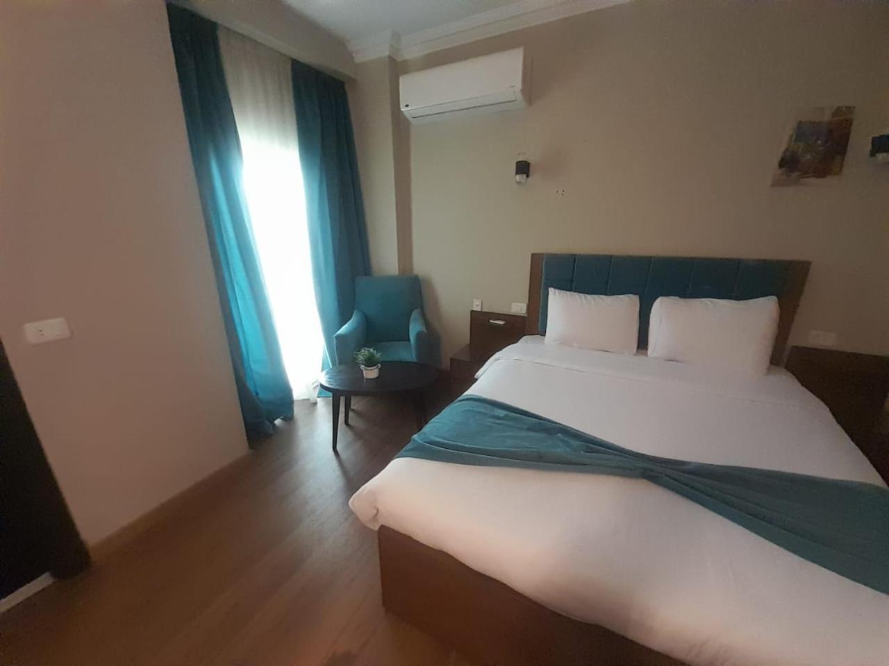 Pyramids Oasis 4* Kafret el-Gabal
