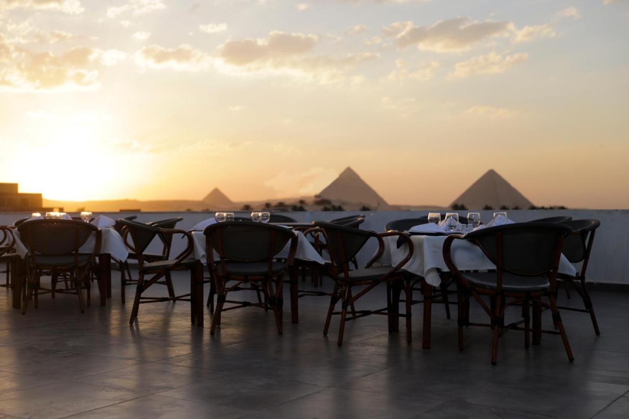 Pyramids Oasis Hotel