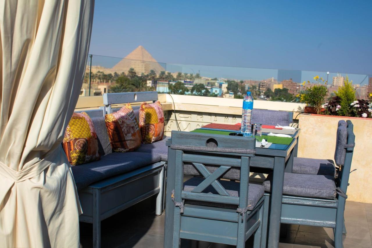 Pyramids Oasis