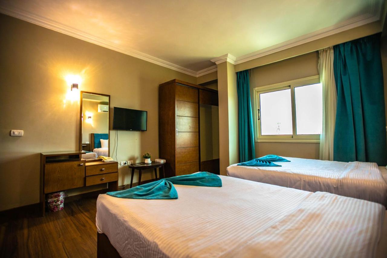 Pyramids Oasis Hotel Kafret el-Gabal