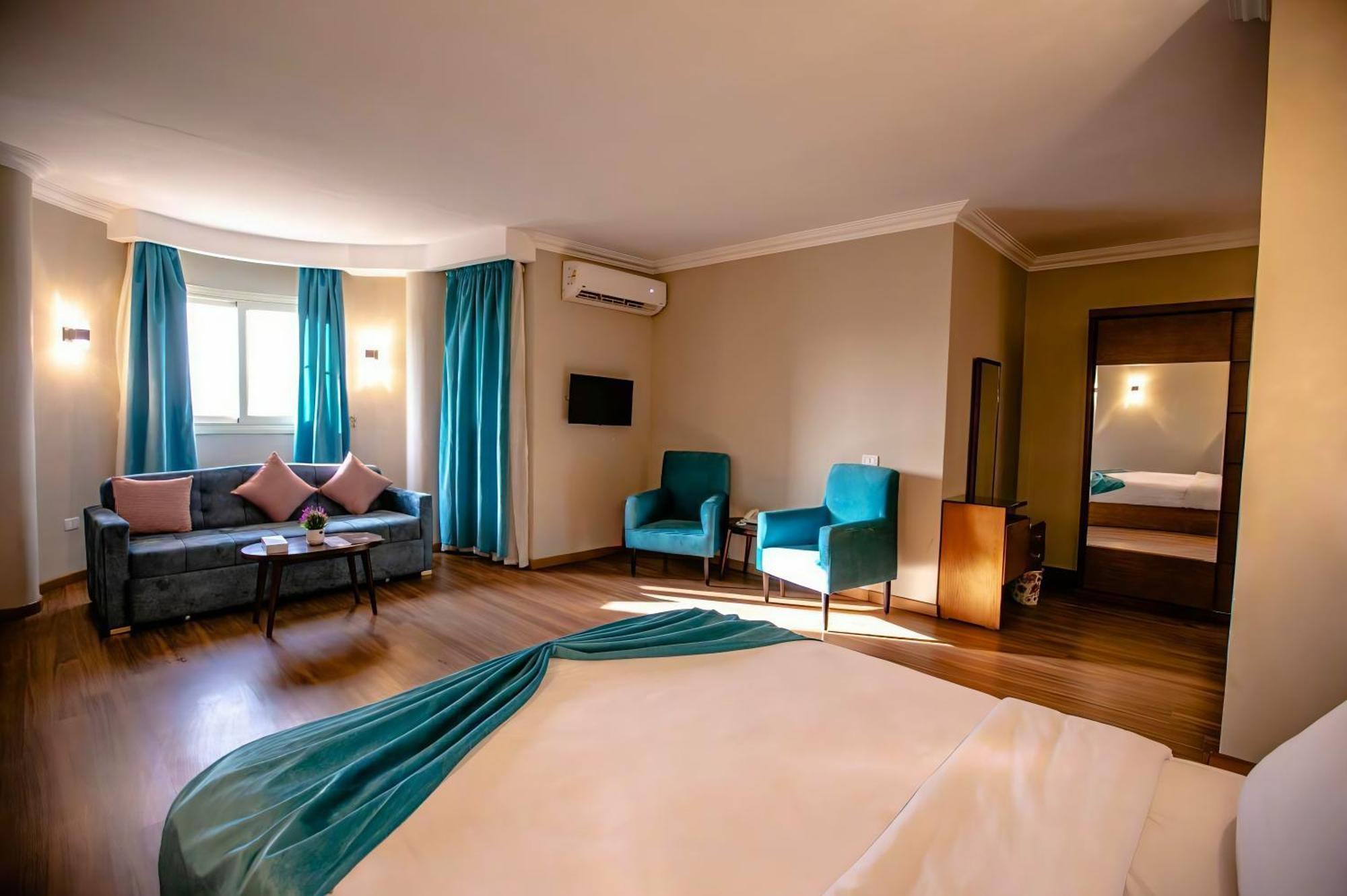 Pyramids Oasis Hotel Kafret el-Gabal
