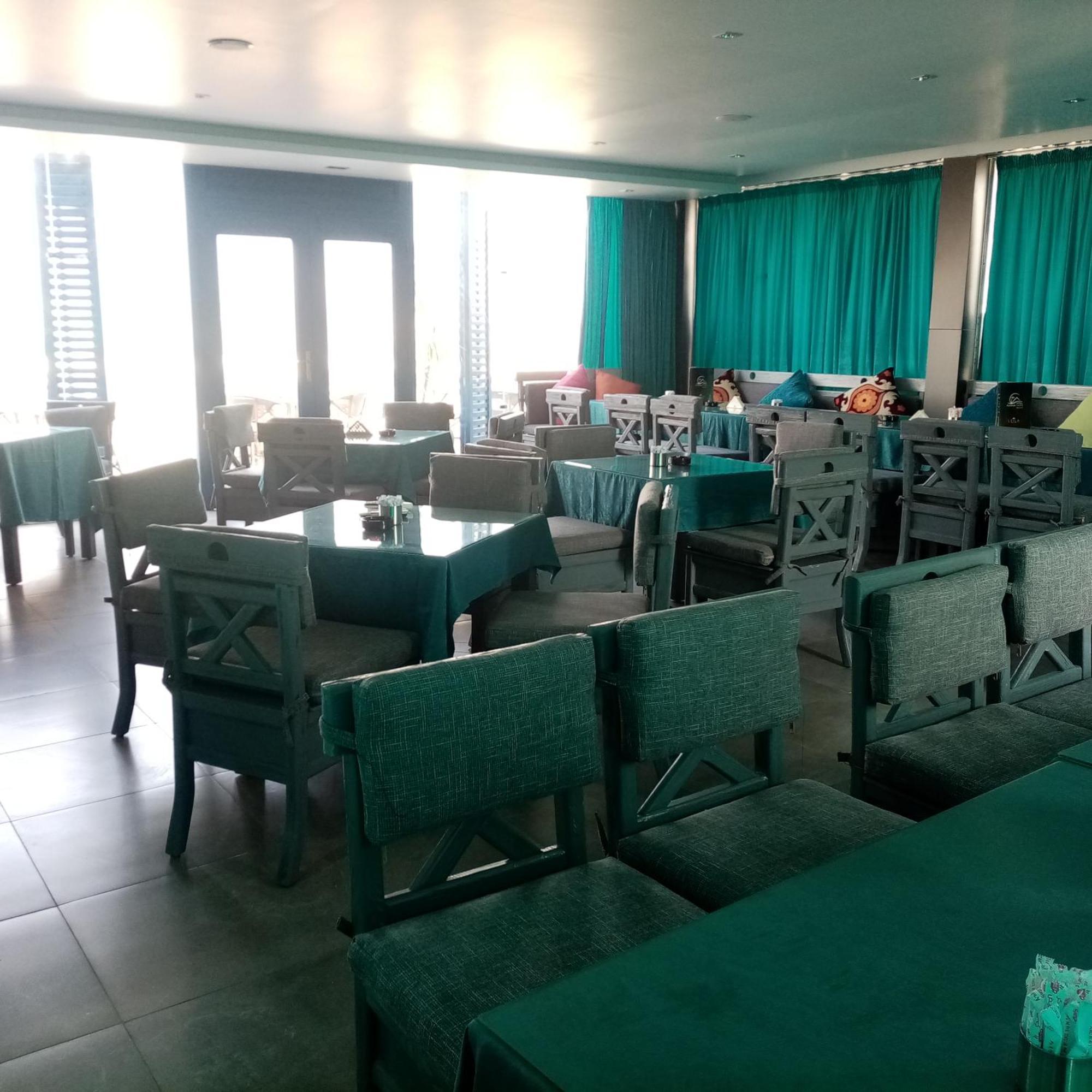 Pyramids Oasis Hotel 4*